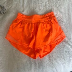 Lululemon Hotty Hot Shorts 2.5”